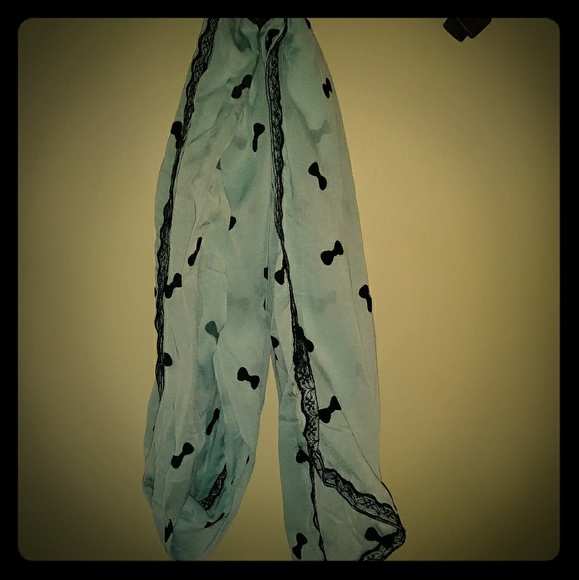 Scarf - Picture 1 of 1